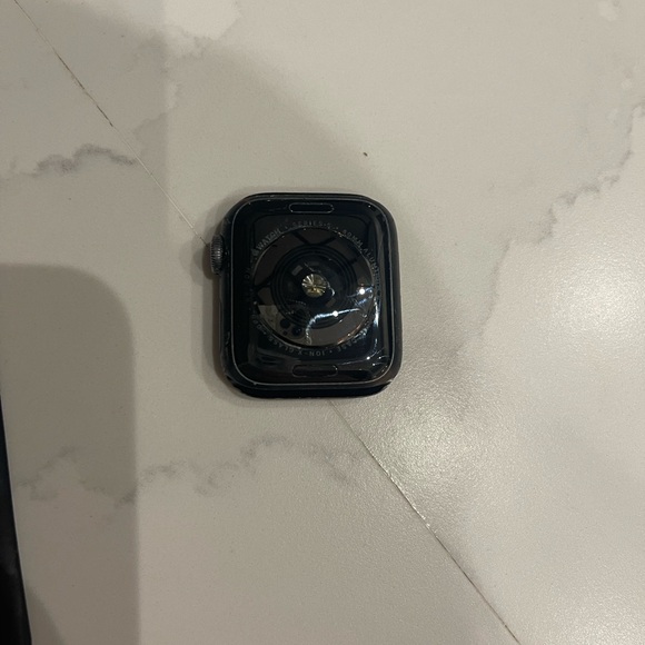 Series 5 black 40 MM with black and tortoise shell bands - Picture 5 of 6